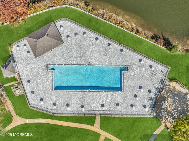 Building Photo - 13 Red Hill Rd