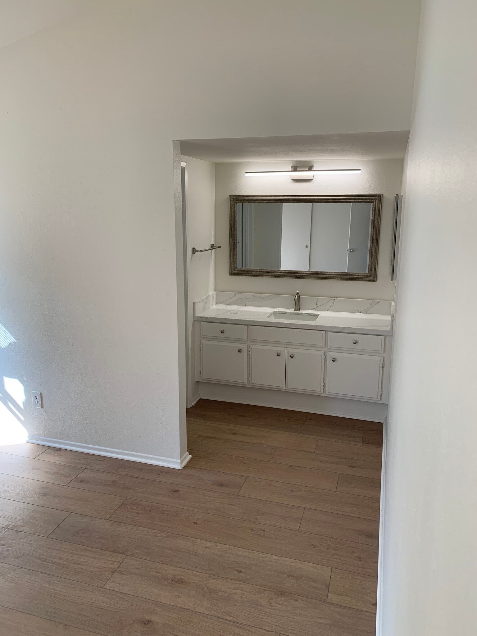 Back bathroom - 2800 Plaza del Amo