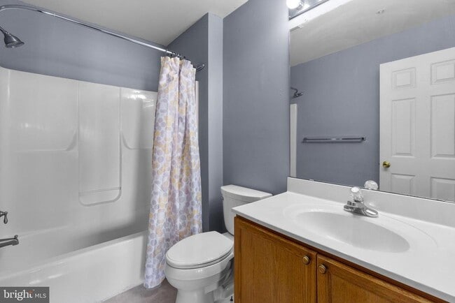 Building Photo - 8200 Blue Heron Dr