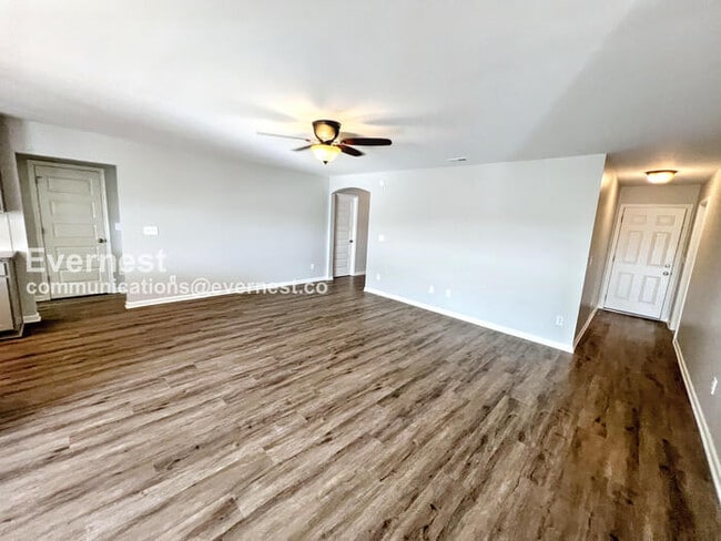 Building Photo - 264 Fenrose Dr