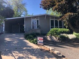 Building Photo - 420 NW Dack St