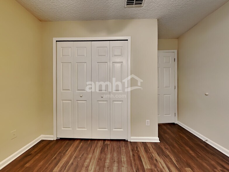 Building Photo - 7829 Invermere Blvd