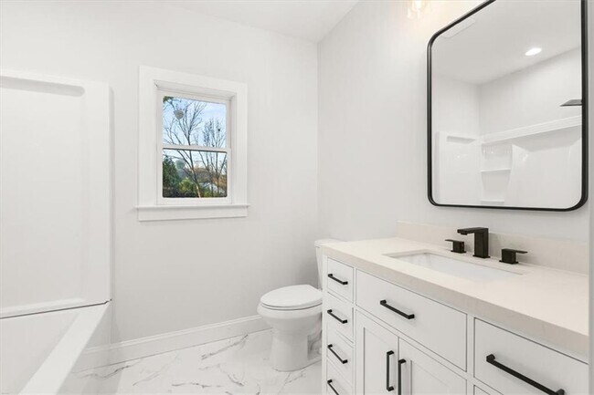 Building Photo - 2895 Jones Mill Rd