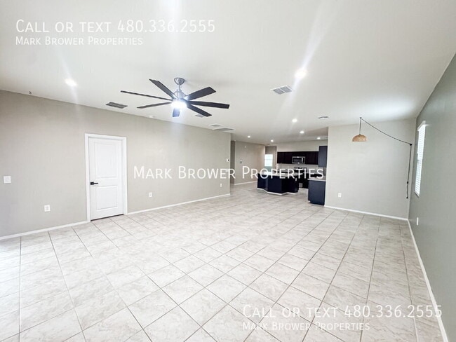 Building Photo - 5223 E Diatomite Dr