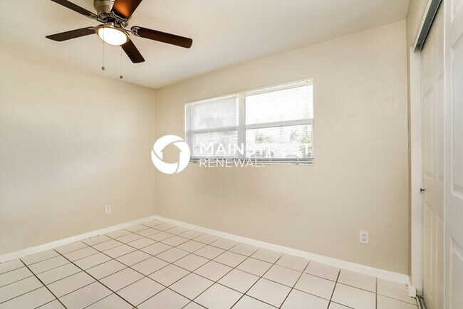 Building Photo - 3 Bedroom Pet-Friendly Home in Cape Coral,...