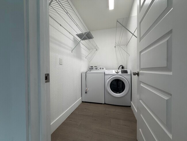 Building Photo - 329 Bella Sol Way