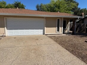 Building Photo - 3356 Meadow Way