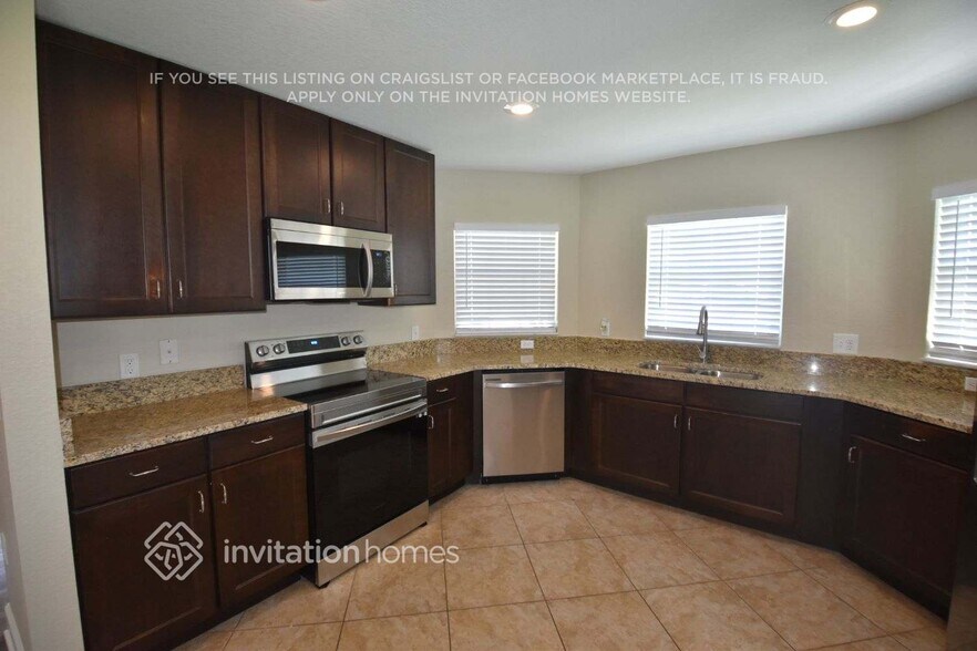 Building Photo - 3527 Kenwood Crossing