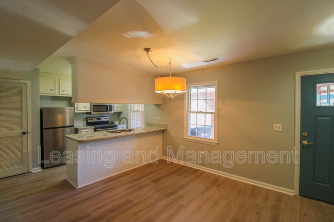 Building Photo - 679 Williamson Dr