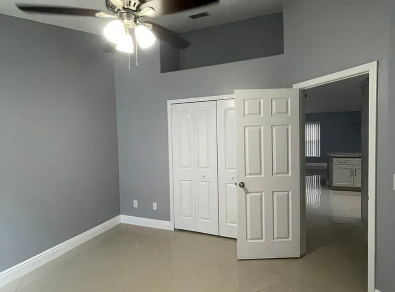 Building Photo - 11046 Crystal Glen Blvd