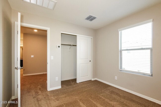 Building Photo - 3939 S 82nd Dr