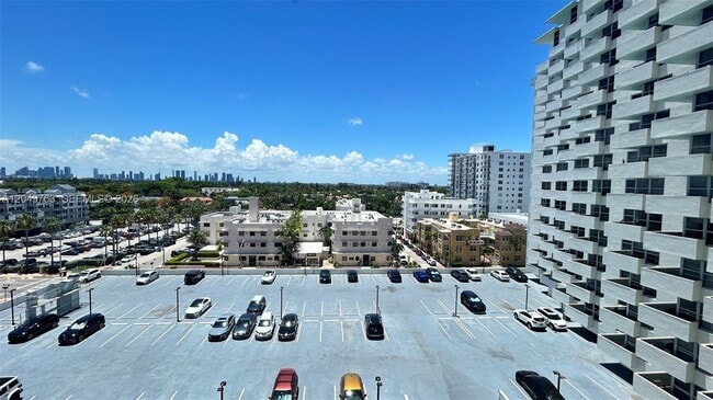 Building Photo - 2899 Collins Ave