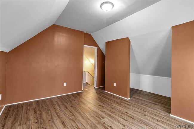 Building Photo - 37 Alsace Ave