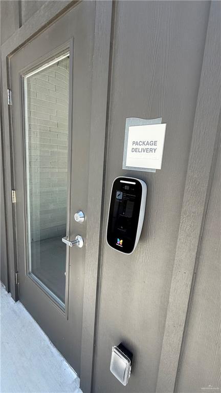 Building Photo - 29 Onyx Dr