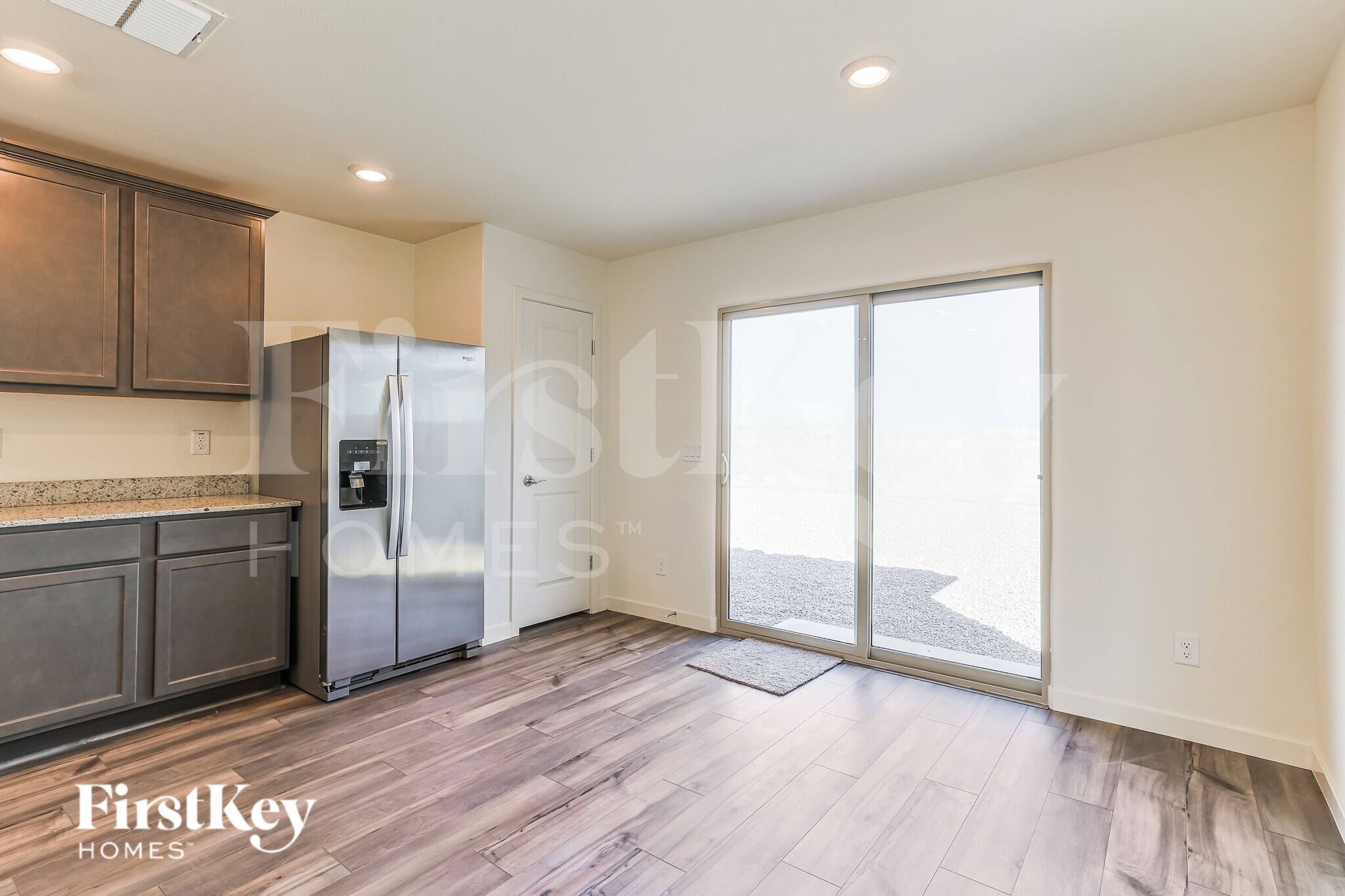 Building Photo - 1032 W 20th St