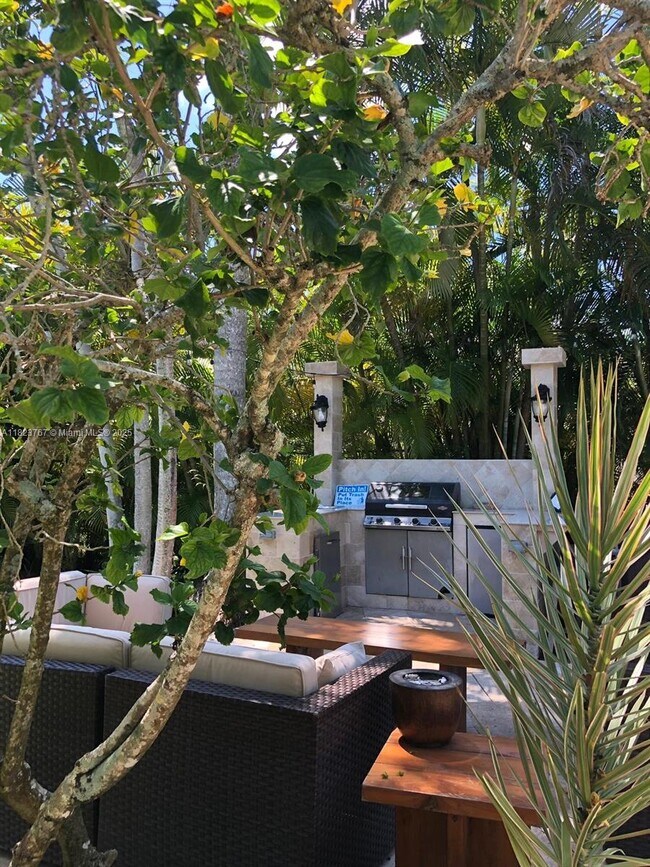Building Photo - 13200 SW 59th Ave
