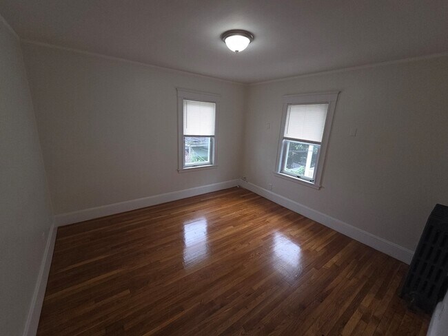 Building Photo - 32 Boutwell St