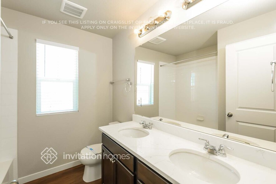 Building Photo - 452 Elbert St