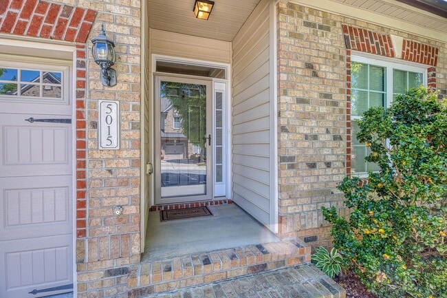 Building Photo - 3 Bedroom, 3 Bathroom Winston Salem Townhome