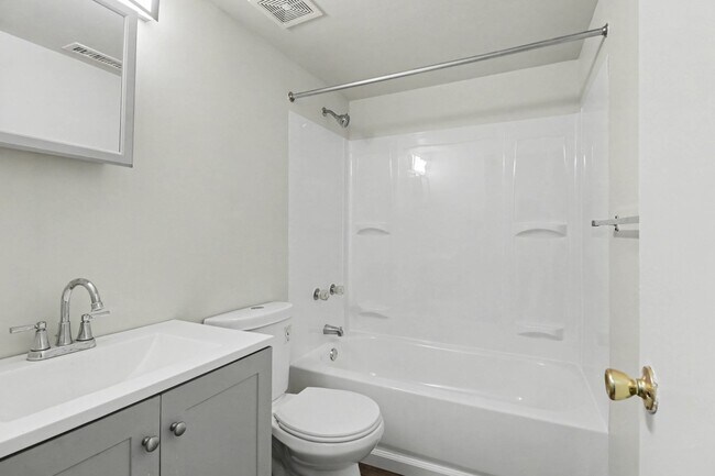 Building Photo - 518 St Marys Dr