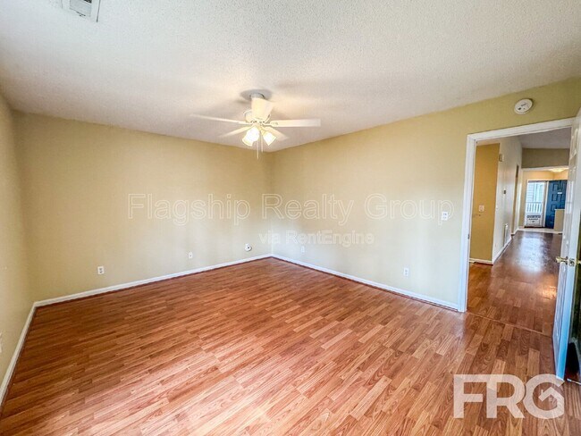 Building Photo - 3306 Mulberry Ln