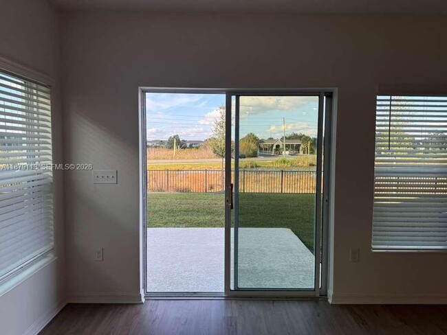 Building Photo - 410 Sequoia Dr