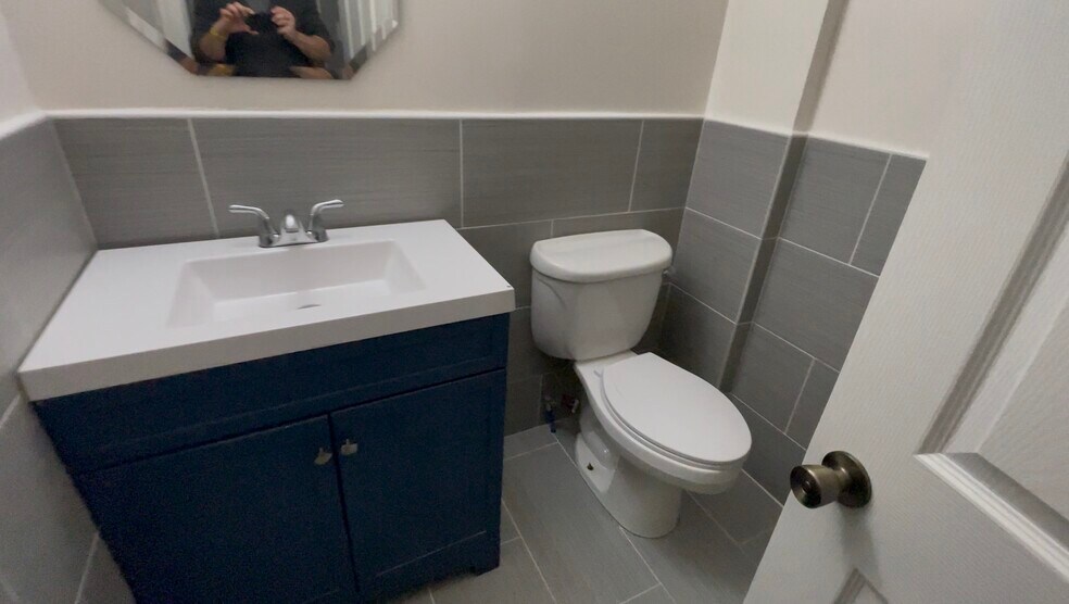 Building Photo - 2311 Grandview Ave