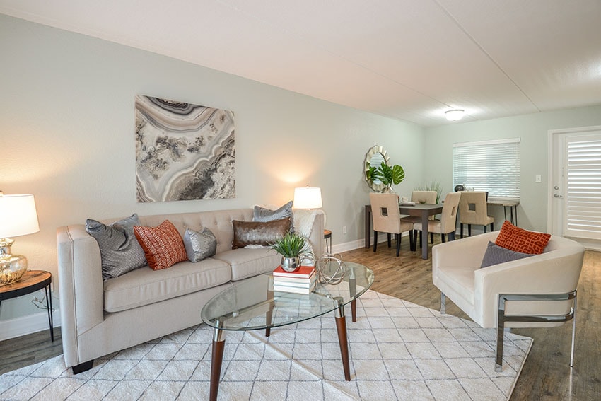 Living Room - Sailpointe