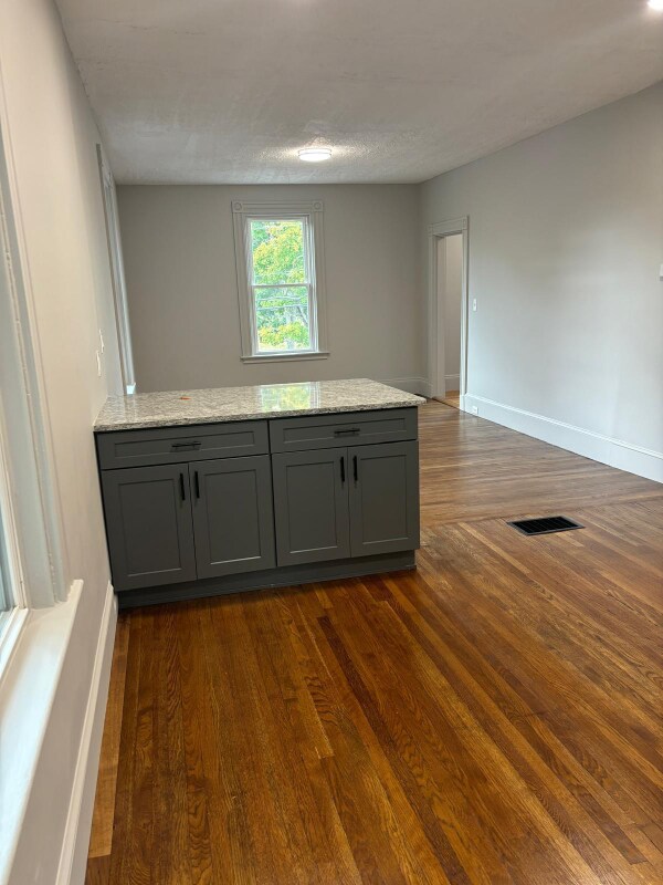 Building Photo - 85 Whitman Ave