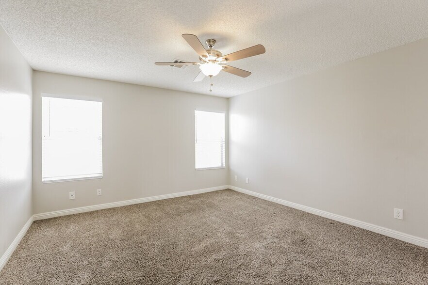 Building Photo - 4136 N Glenfield Cir