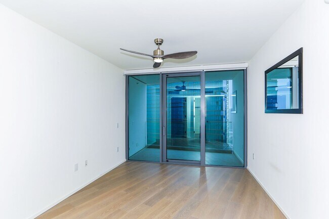 Building Photo - KOULA 2b2b1pkg Ready to Move In!