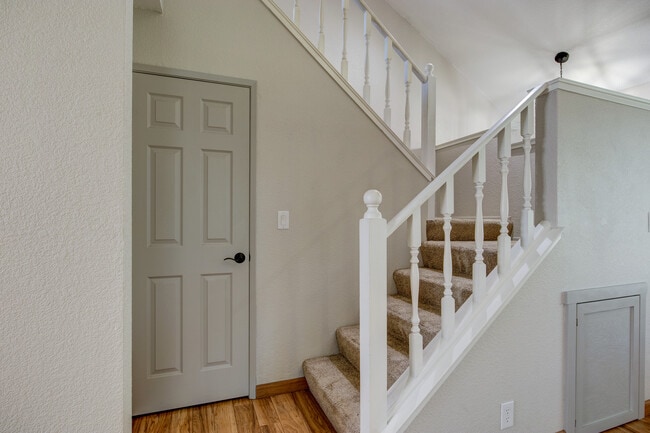 Building Photo - 9526 Victorian Wy