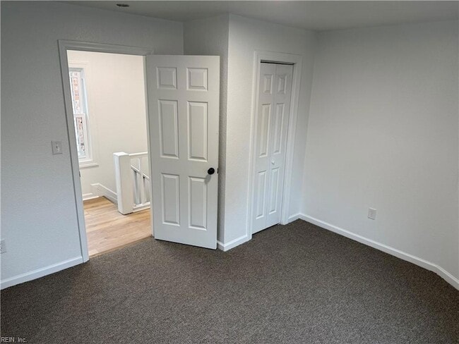 Building Photo - 1440 Lasalle Ave