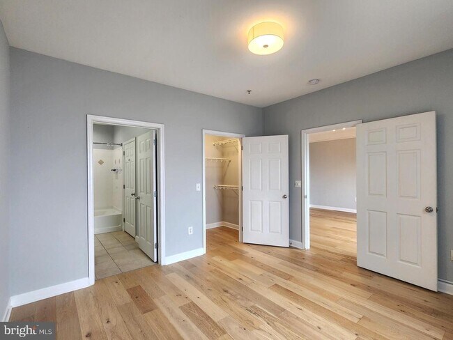 Building Photo - 501 Hungerford Dr