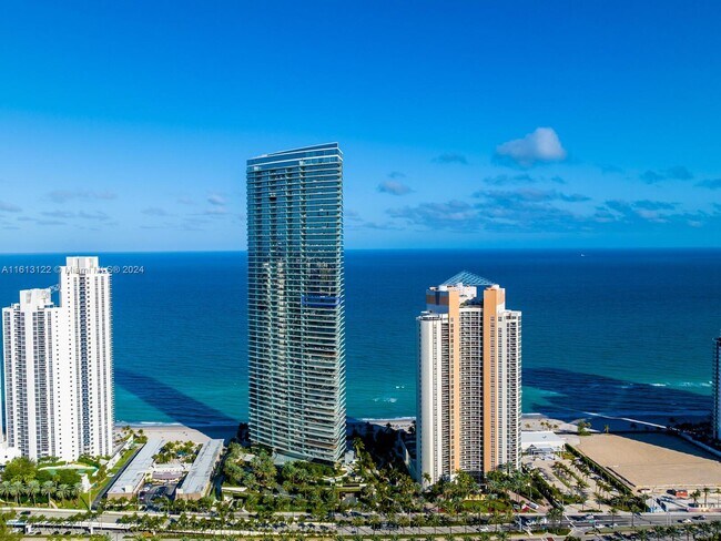 Building Photo - 18975 Collins Ave