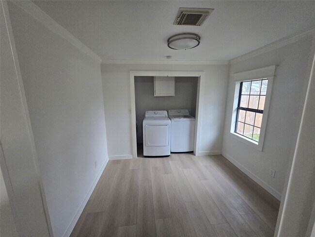 Building Photo - 9254 Haddick St