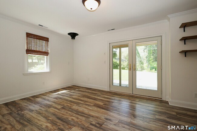 Building Photo - 15 Maple Shade Rd