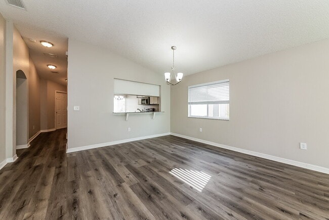 Building Photo - 11751 Lynmoor Dr