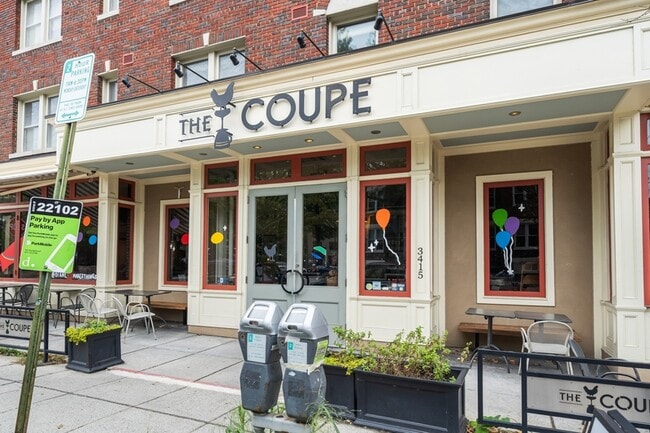 Building Photo - 625 Park Rd NW