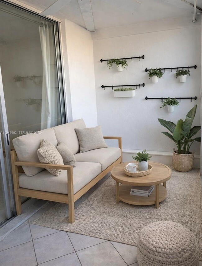 Building Photo - 501 E Dania Beach Blvd