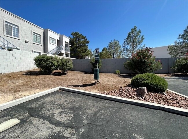 Building Photo - 2201 Ramsgate Dr