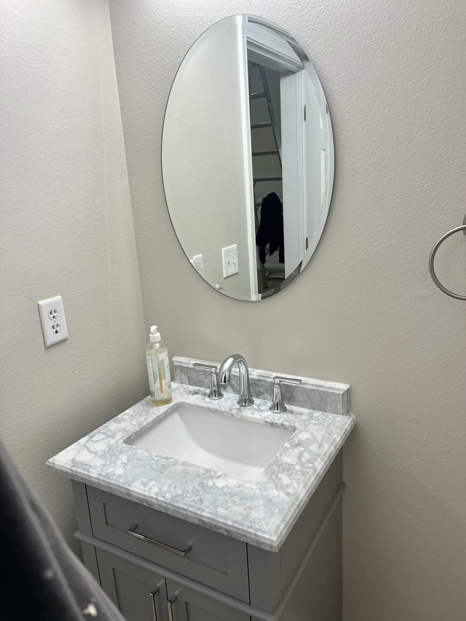 Half Bath-Main Floor - 984 22nd Ave