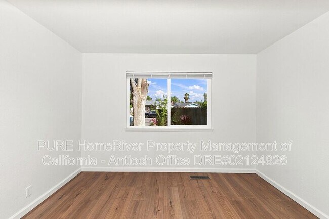 Building Photo - 2829 Fortuna Ct