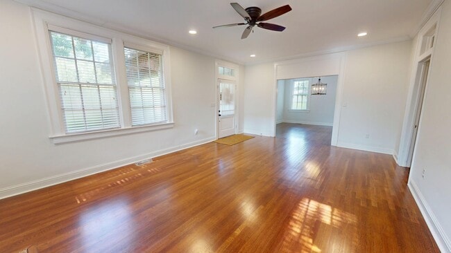 Building Photo - 345 Cloverdale Rd