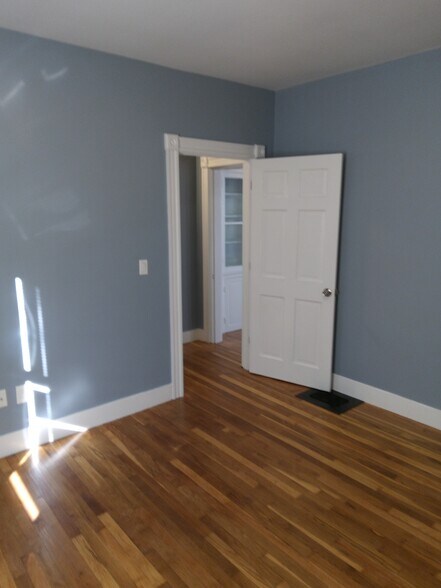 Building Photo - 13 2nd St