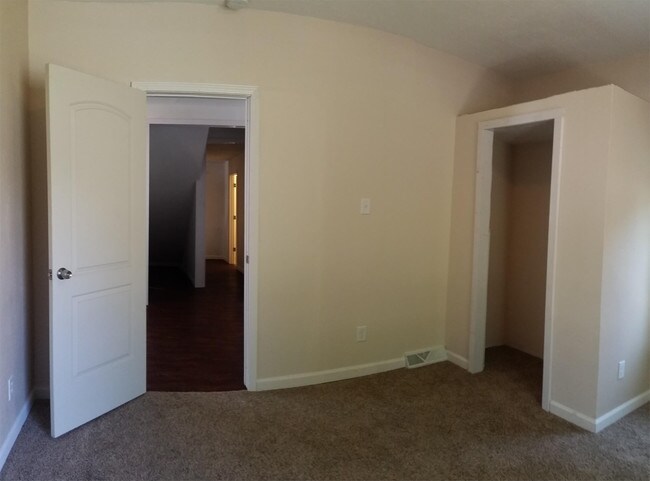 Building Photo - 1104 Williston Ave