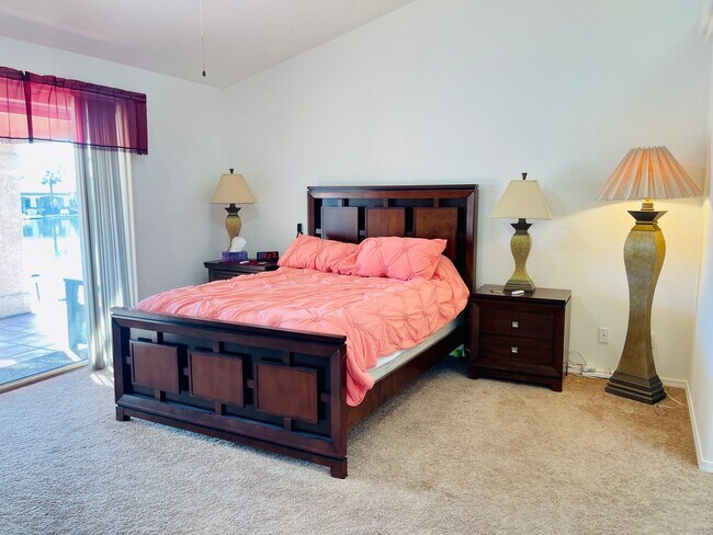 Building Photo - Fully Furnished Lakefront Short-Term Renta...