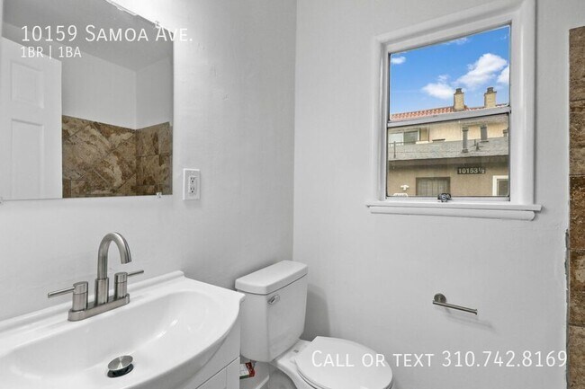 Building Photo - 10159 Samoa Ave