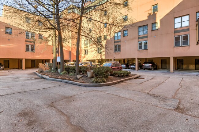 Building Photo - 138 Welcome Aly