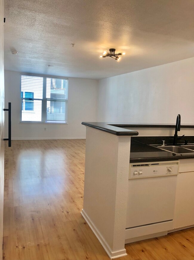 Living Room - 8200 Oceanview Ter